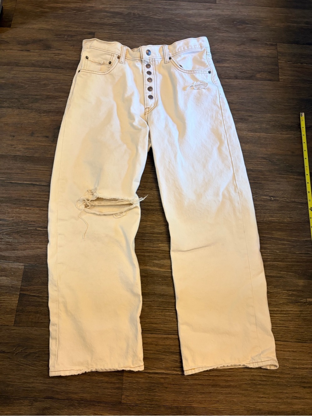 Levi's Women’s Cream Ribcage Straight Ankle Distressed Button Fly Denim Jeans 31 - Picture 2 of 8